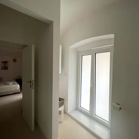 Badri Guest house Bari